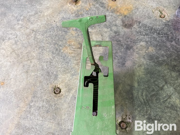 john-deere-closing-wheel-flames-w/handles,-springs-&-mounting-bushings-image-5