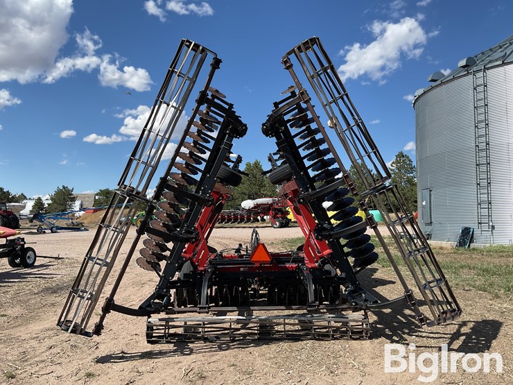 case-ih-330-image-6