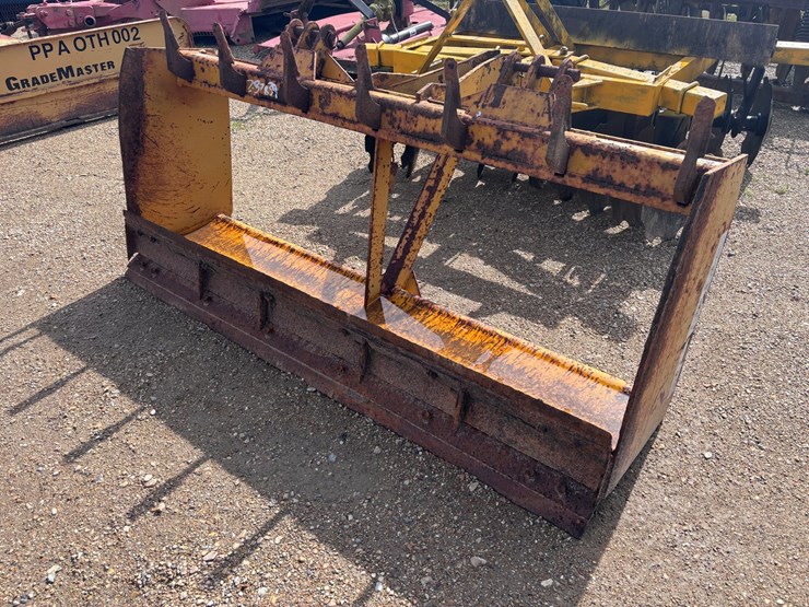 #1028-•-6ft-grader-box-image-1