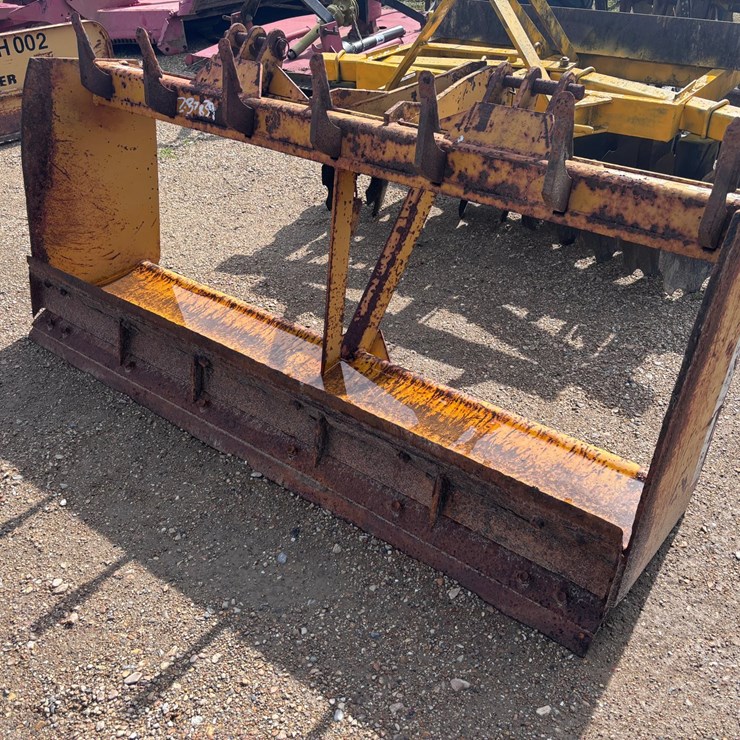 #1028 • 6FT GRADER BOX