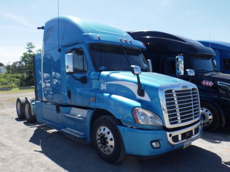 2014-freightliner-cascadia-125-evolution-image-4