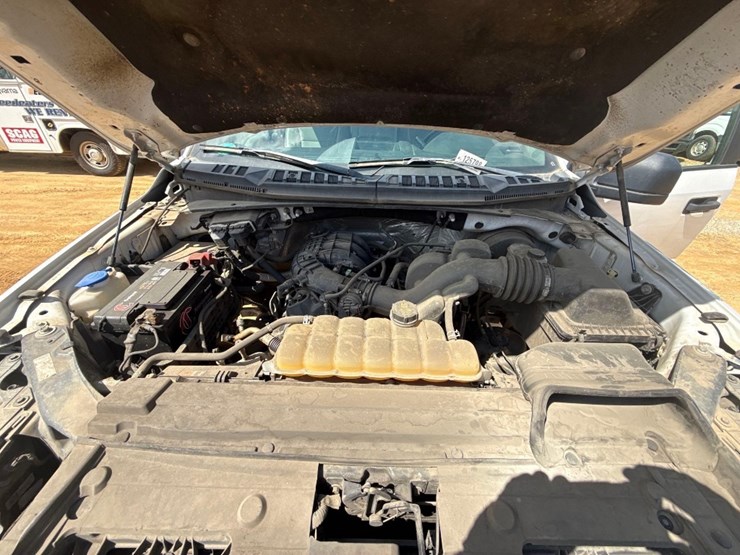 2017-ford-f150-image-16