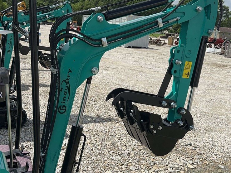 g-industry-h16r-mini-excavator-with-canopy-and-thumb-attachment-image-10