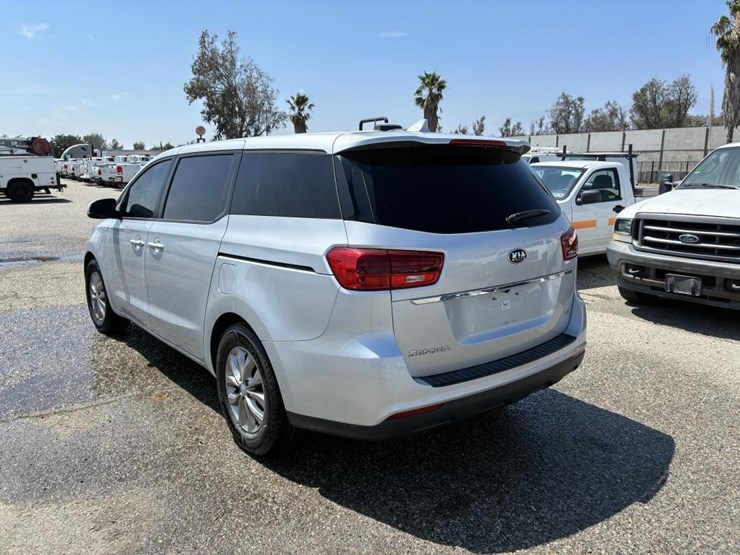 2021-kia-sedona-image-4
