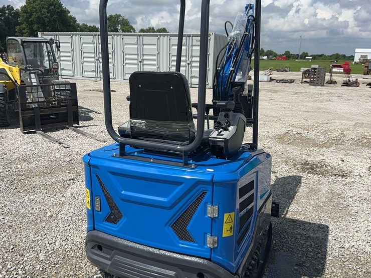 cfg-industrial-dm20ym-mini-excavator-image-4