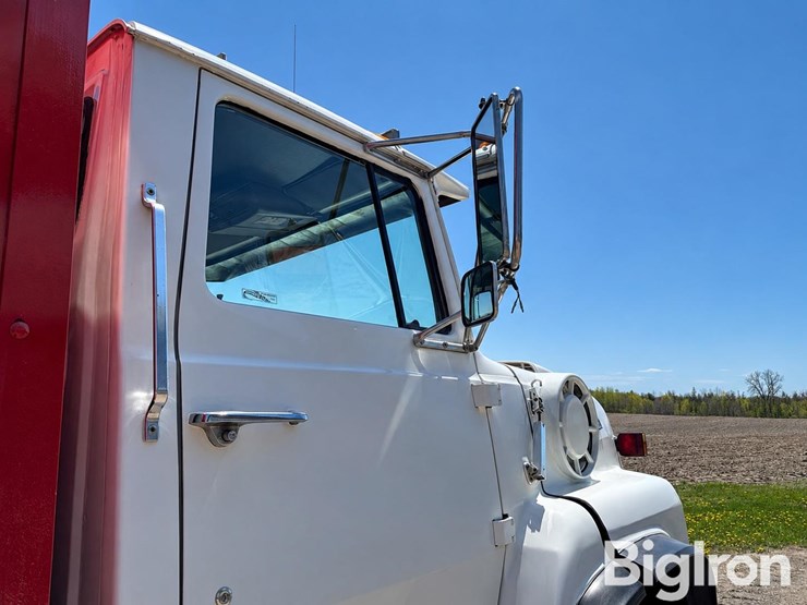 1990-ford-lts9000-image-12