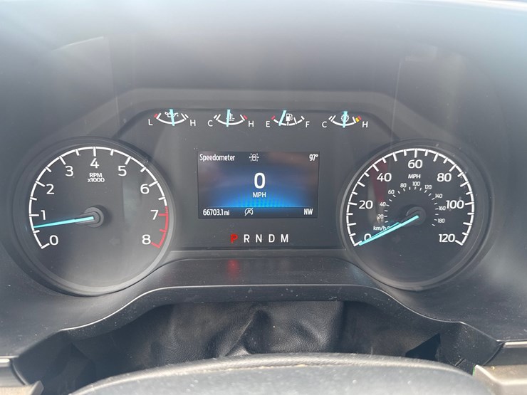 2022-ford-f150-xl-image-17