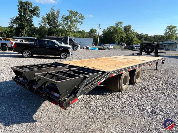 2025-c-&-w-trailers-dual-t/a-flatbed-gooseneck-trailer-image-28