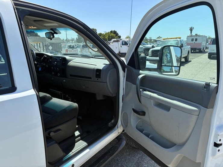 2012-gmc-2500hd-image-9