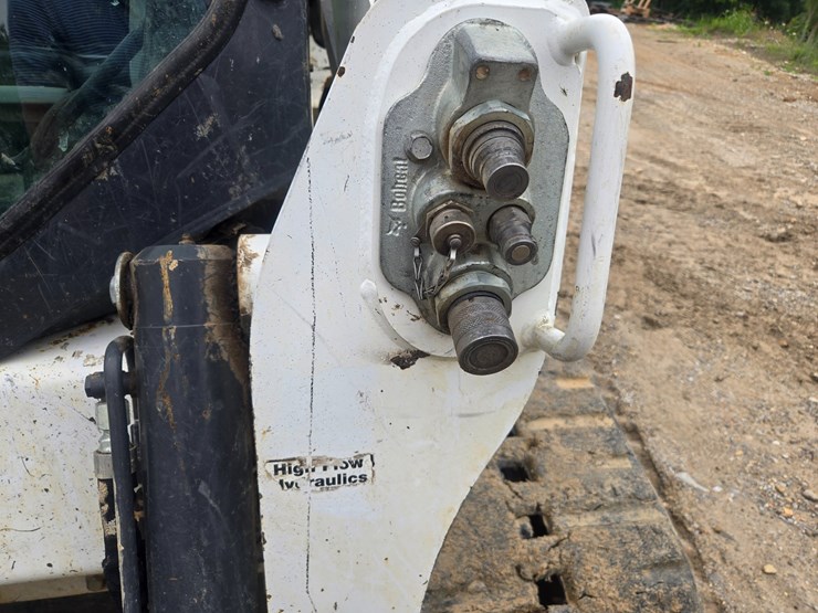 2023-bobcat-t770-image-60