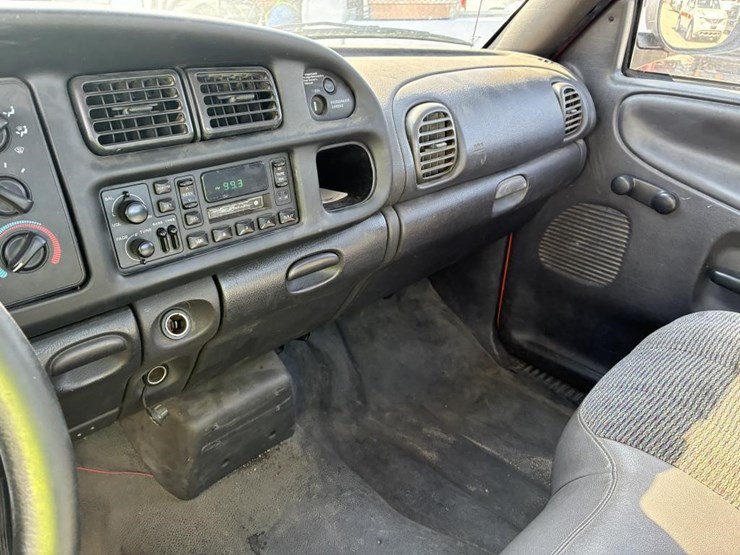 1999-dodge-1500-image-14
