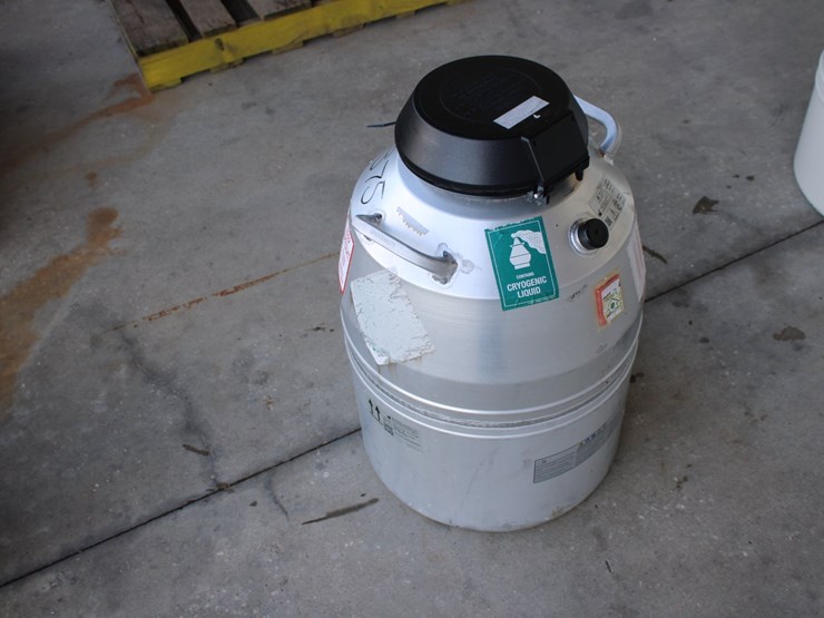 #1034-•-livestock-semen-tank-image-1