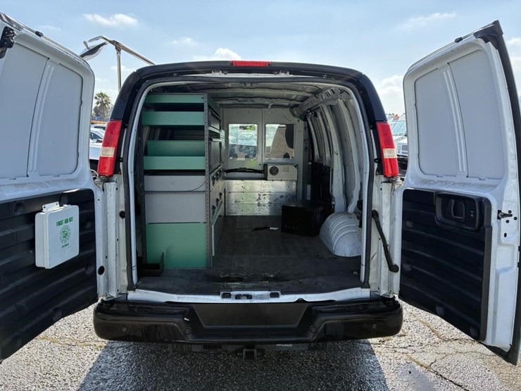2014-chevrolet-express-2500-image-12