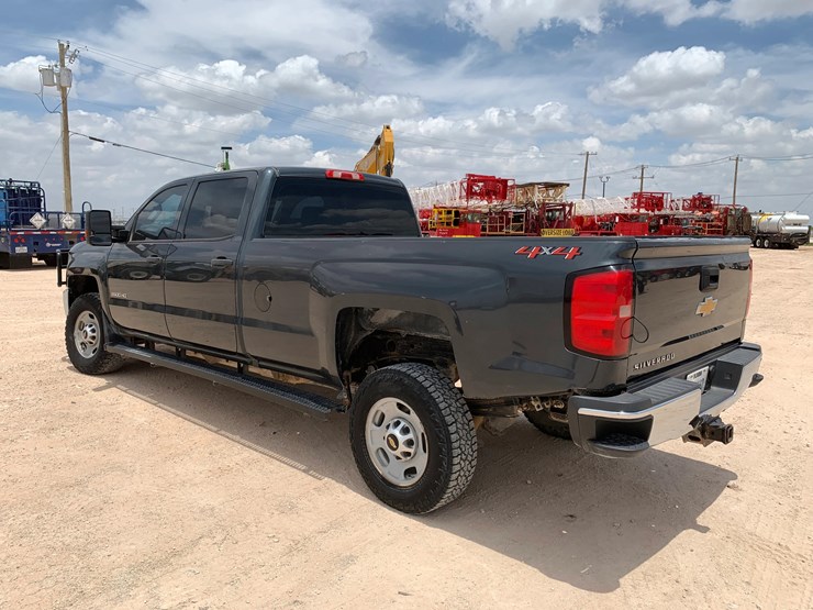 2018-chevrolet-silverado-2500hd-image-4