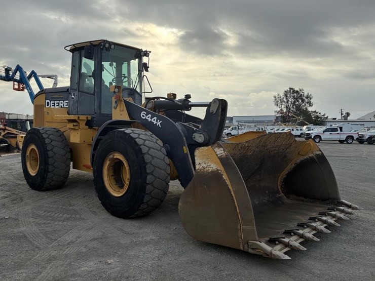 2018-deere-644k-image-2