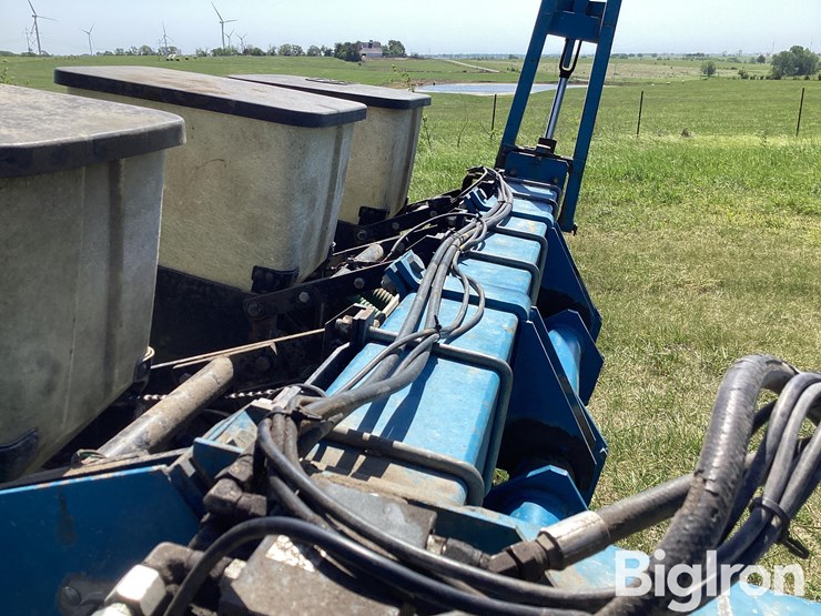 john-deere-300-image-17