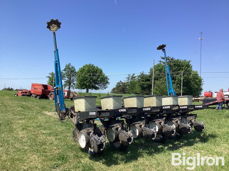john-deere-300-image-7