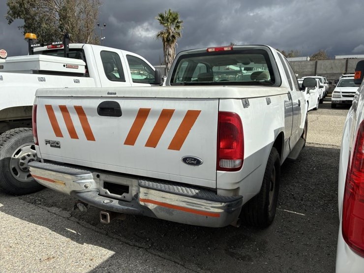 2004-ford-f150-xl-image-3