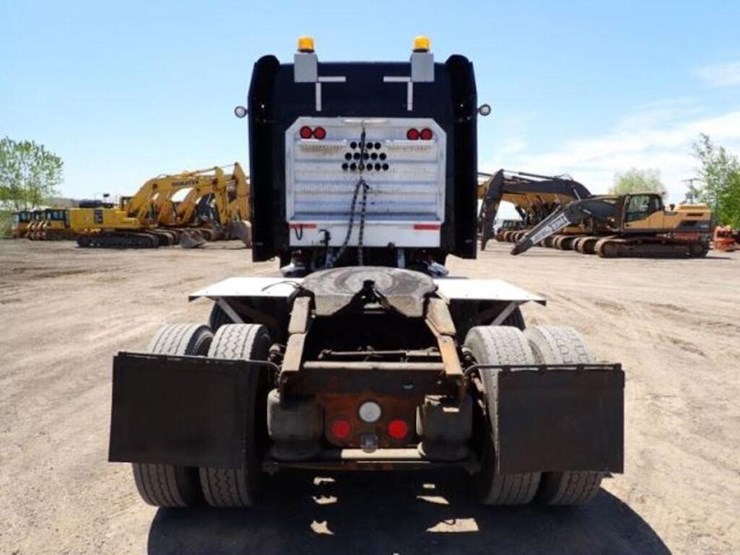 2018-freightliner-coronado-122-image-6