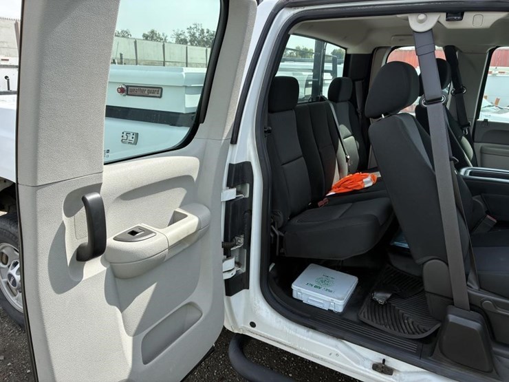 2012-gmc-2500hd-image-10