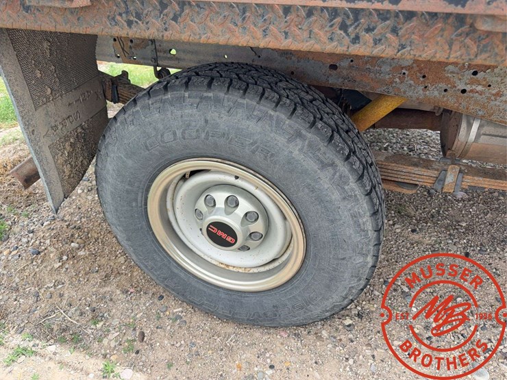 1999-gmc-2500-image-17