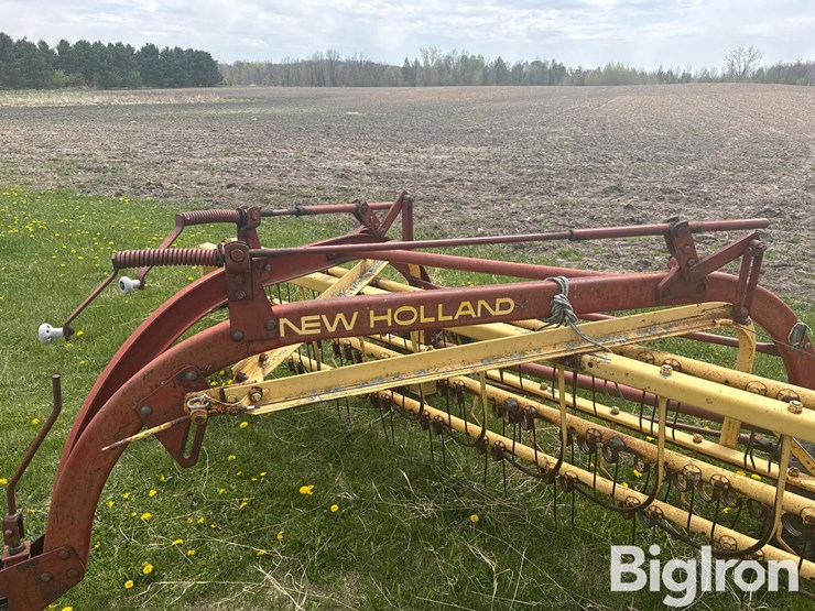 new-holland-258-image-11