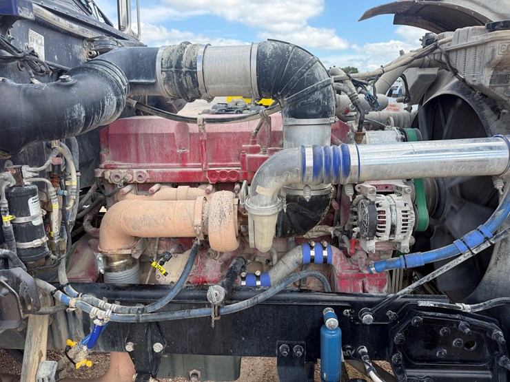 2014-peterbilt-389-image-10