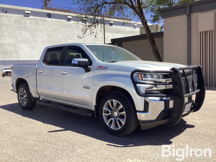 2020-chevrolet-silverado-1500-lt-image-3