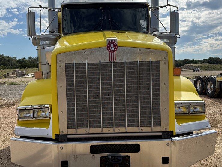 2014-kenworth-t800-image-2