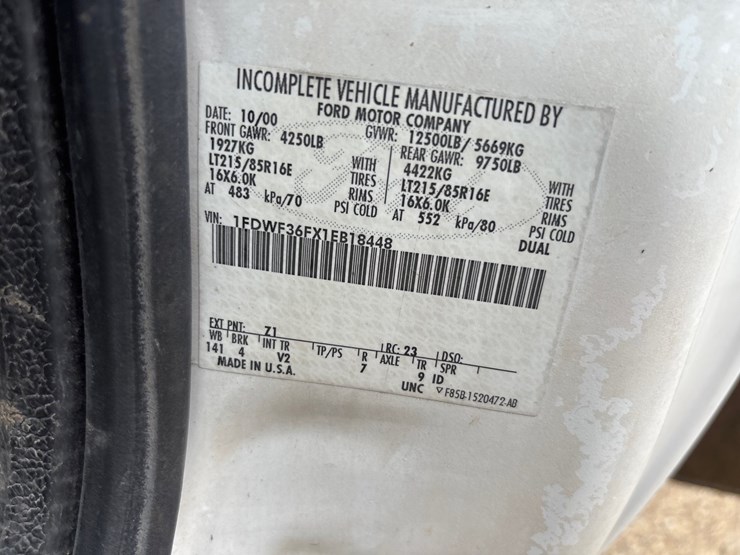 2001-ford-f350-image-14