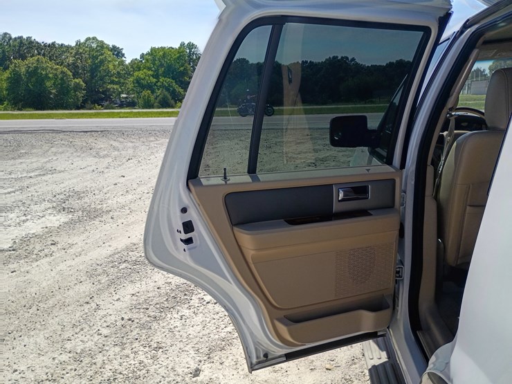 2010-ford-expedition-image-60