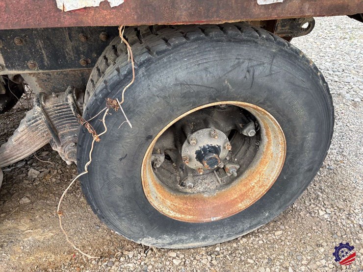 1981-mack-dm685s-image-11