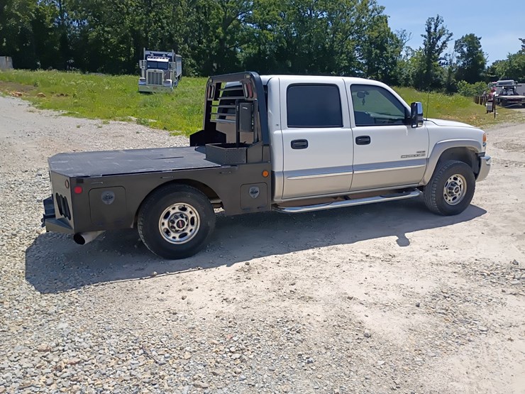 2005-gmc-sierra-2500-image-10
