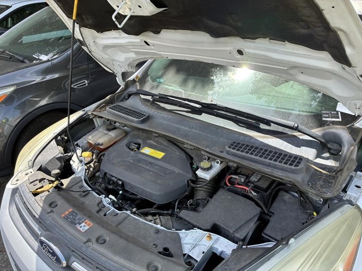 2015-ford-escape-se-image-6