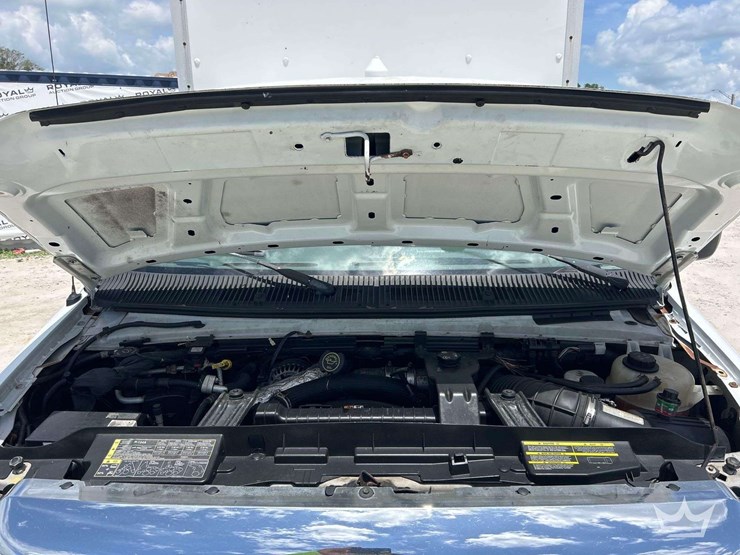 2008-ford-e350-image-9