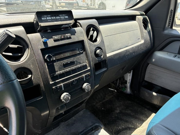 2013-ford-f150-xl-image-16