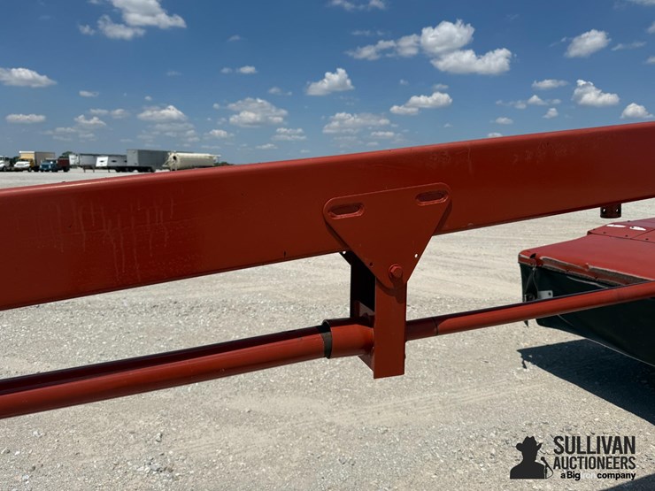 hesston-1345-image-16
