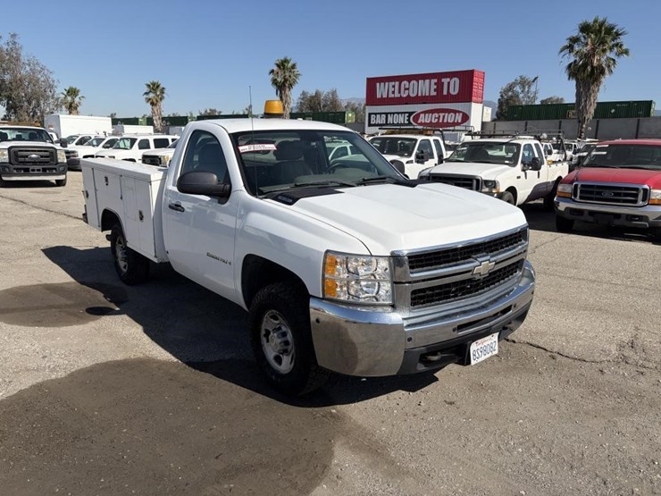 2008-chevrolet-2500hd-image-2