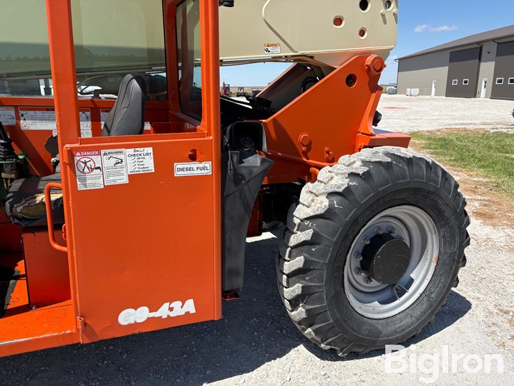 2005-jlg-g9-43a-image-14