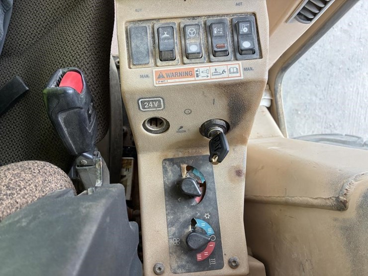 2004-caterpillar-143h-vhp-image-25