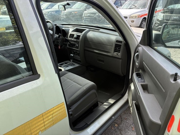 2008-dodge-nitro-image-10
