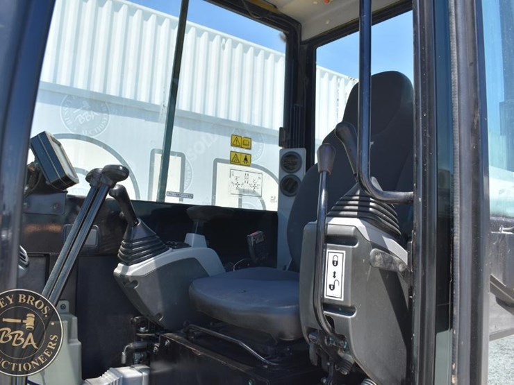 2021-caterpillar-305.5e2-image-39