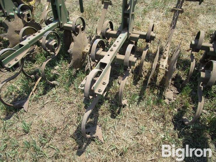 john-deere-825-image-18