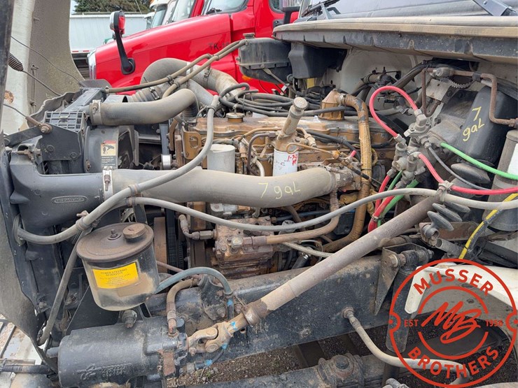 1998-freightliner-fl70-image-18