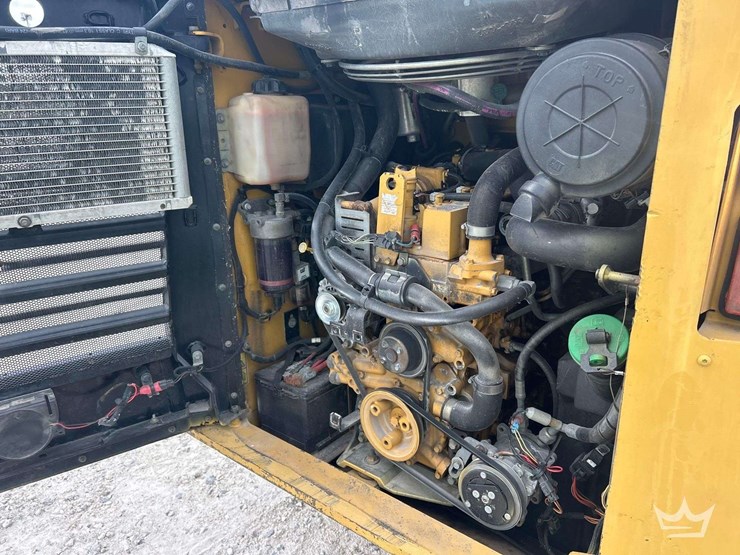 2013-caterpillar-277d-image-6