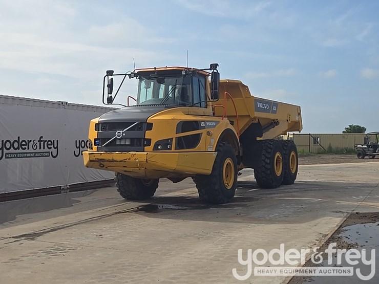 2023-volvo-a25g-image-1