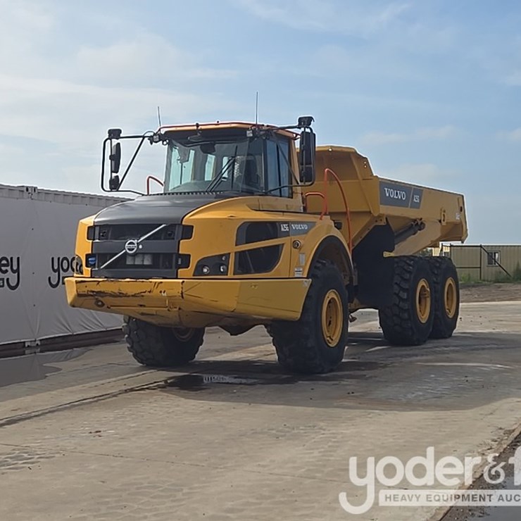 2023 VOLVO A25G