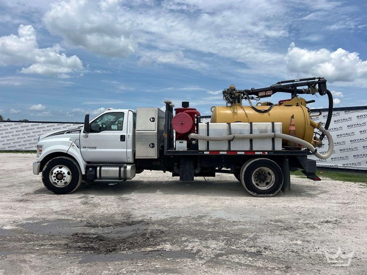 2019-ford-f750-image-59
