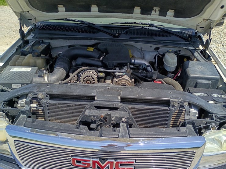2005-gmc-sierra-2500-image-18