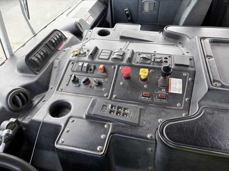 2011-autocar-xpeditor-image-15